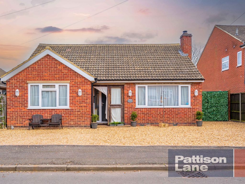 3 bed detached bungalow for sale in Copelands Road, Desborough, Kettering NN14 Zoopla