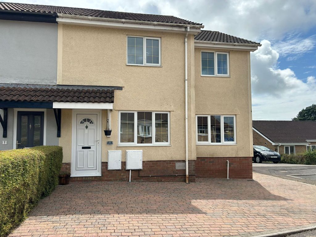 4 bed end terrace house for sale in Brackla CF31, £250,000