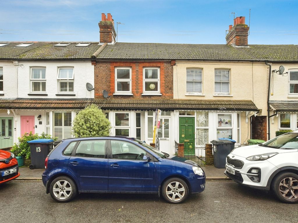 2 bed terraced house for sale in Winifred Road, Hemel Hempstead HP3, £