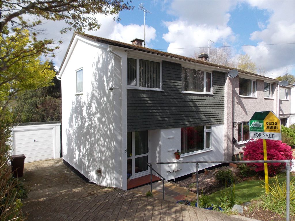3 bed semidetached house for sale in Duncannon Drive, Falmouth