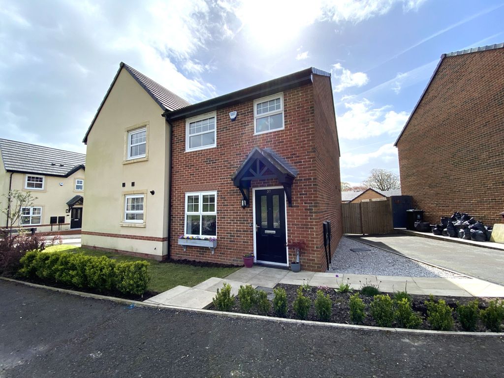 3 bed terraced house for sale in Hollin Hall Drive, Longridge PR3, £