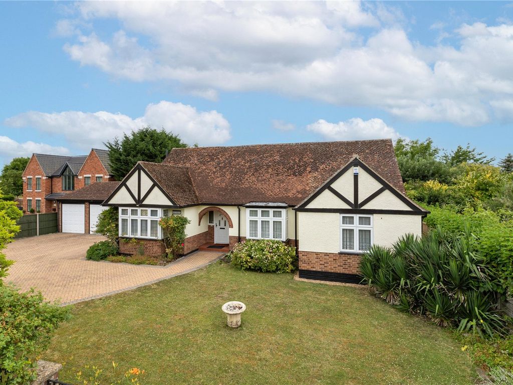4 bed detached house for sale in Pirton Road, Holwell, Hitchin