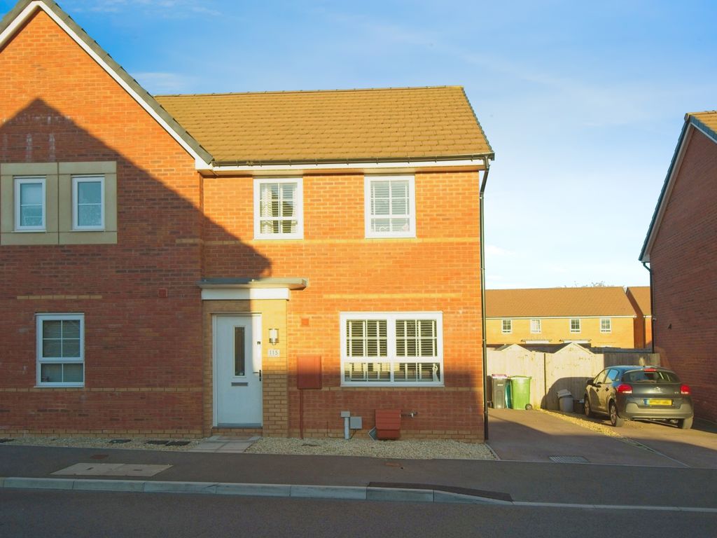 3 bed semidetached house for sale in James Prosser Way, Llantarnam