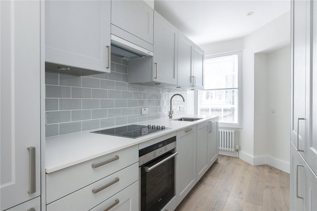 2 bed flat to rent in Newburgh Street, Soho W1F Zoopla
