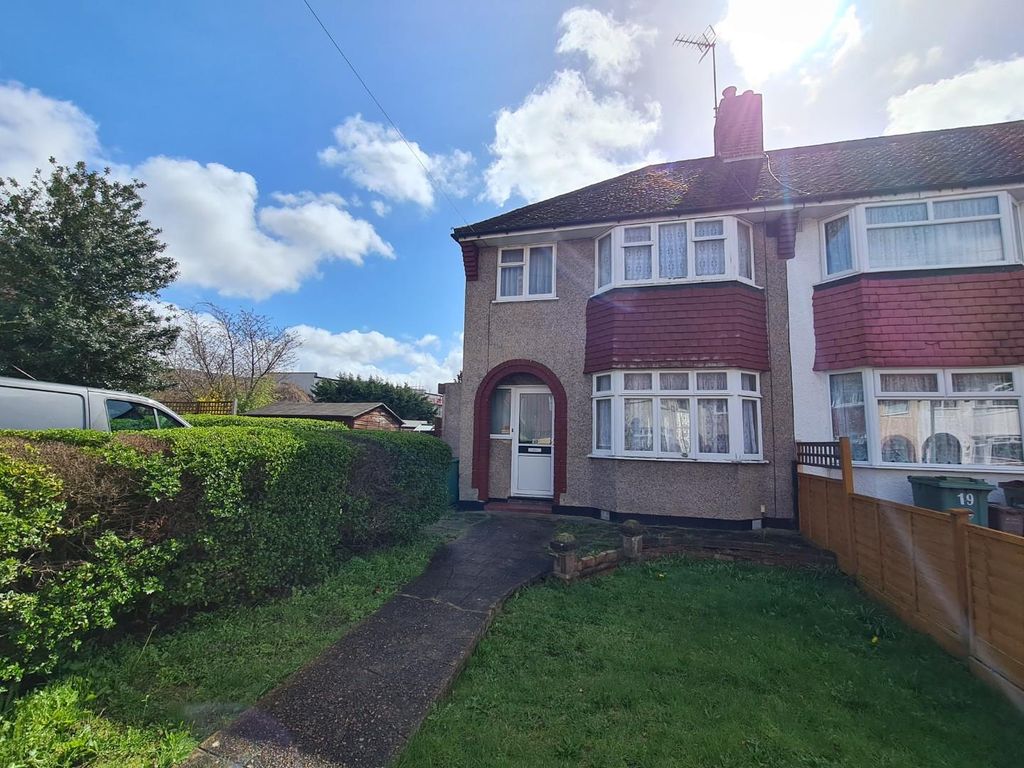 3 bed end terrace house for sale in Elm Close, Carshalton SM5 Zoopla