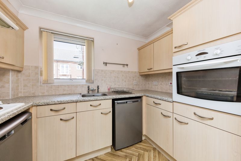 2 bed flat for sale in Wright Court, Nantwich CW5 Zoopla