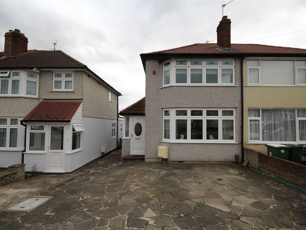 2 bed semidetached house for sale in Wendover Way, South Welling, Kent