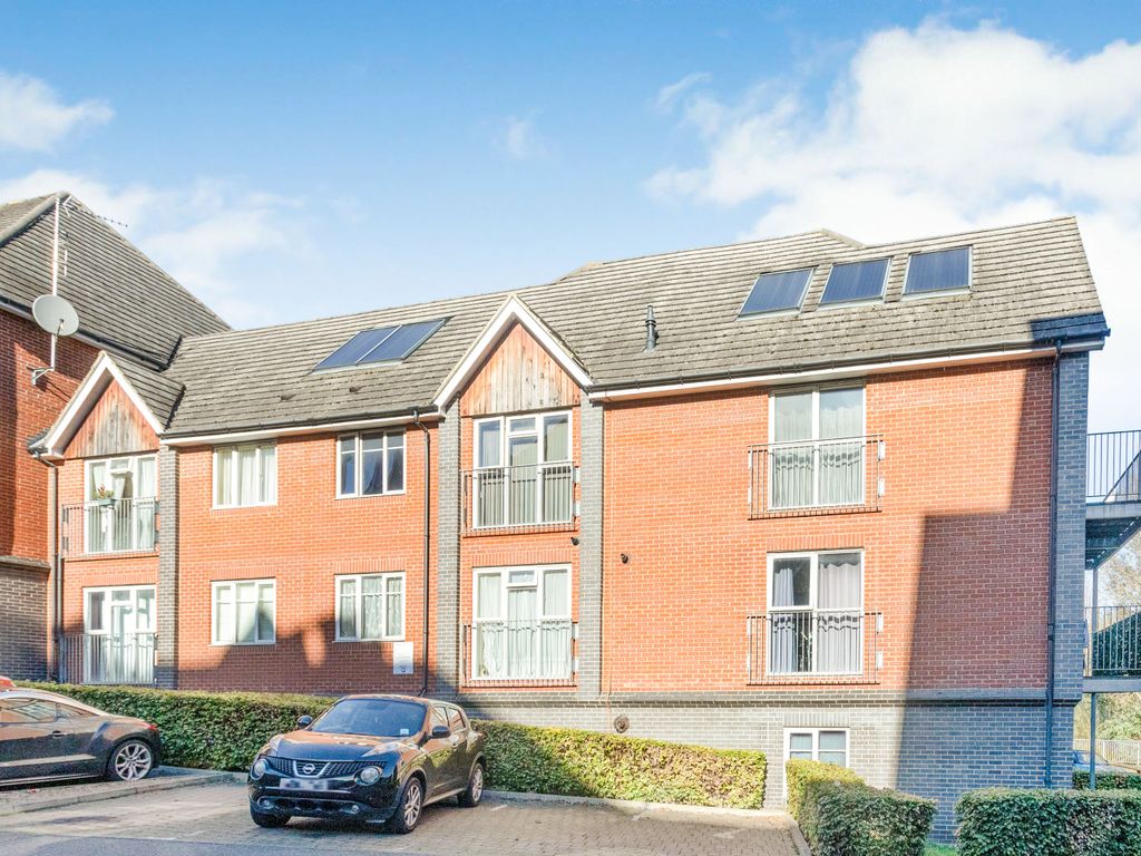 1 bed flat for sale in Millward Drive, Bletchley, Milton Keynes