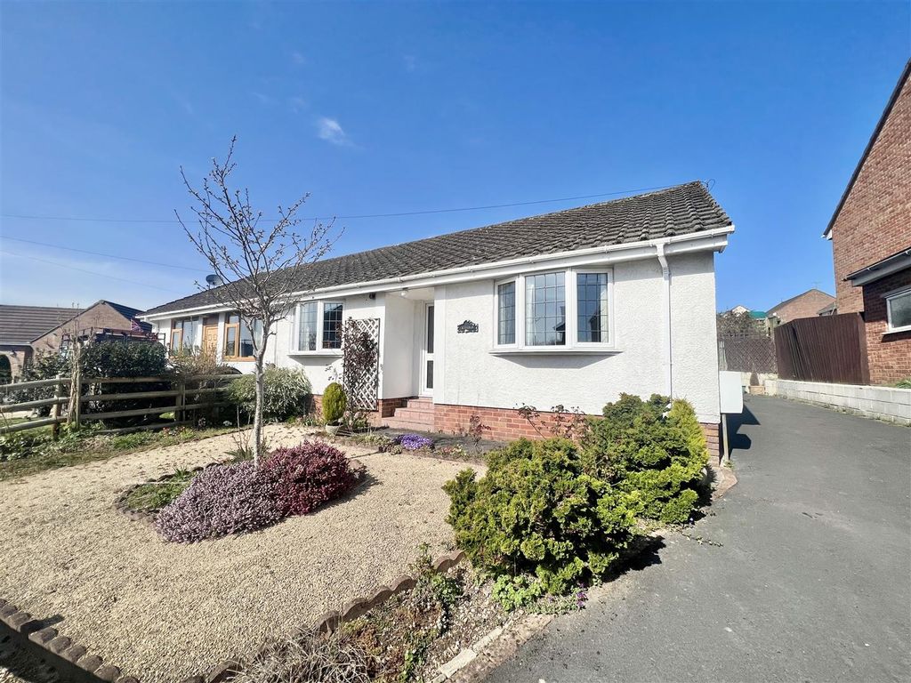 2 bed semidetached bungalow for sale in Prosper Lane, Coalway
