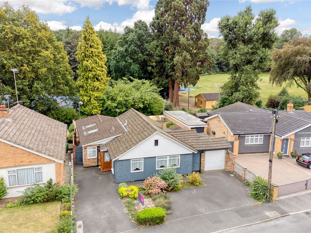 3 bed bungalow for sale in Highclere, Sunninghill, Berkshire SL5, £