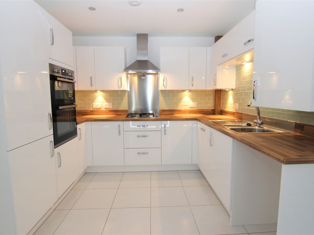 3 bed town house to rent in Miles Platting, Manchester M40, £1,450 pcm