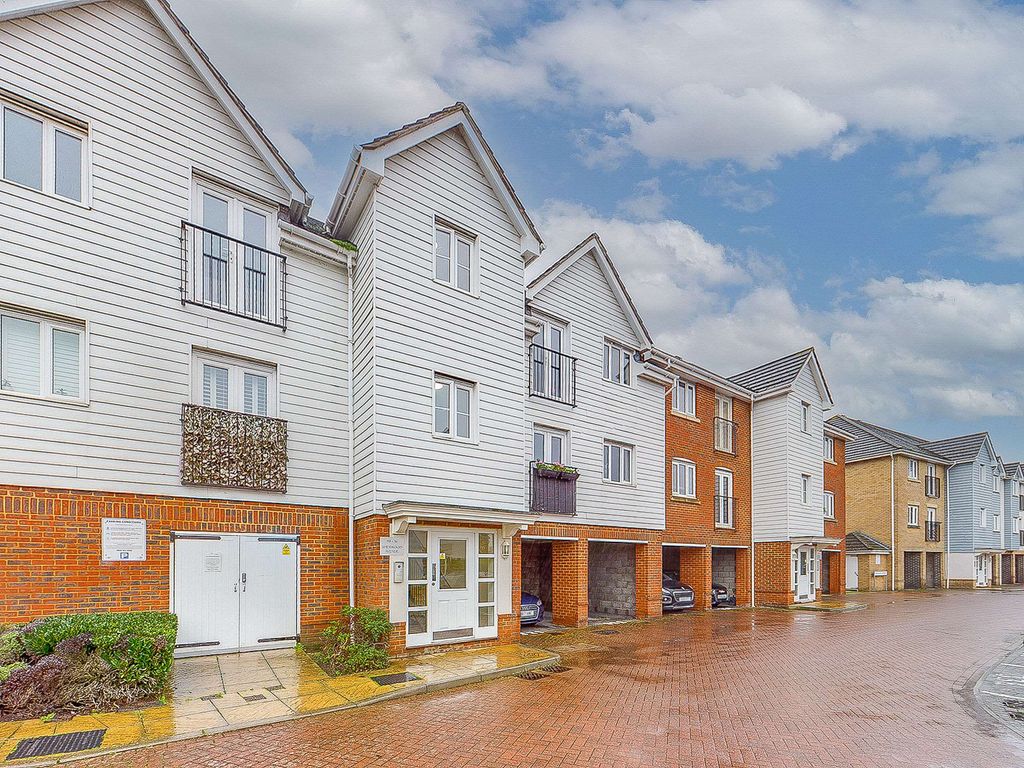 2 bed terraced house for sale in Sherwood Avenue, Larkfield, Aylesford