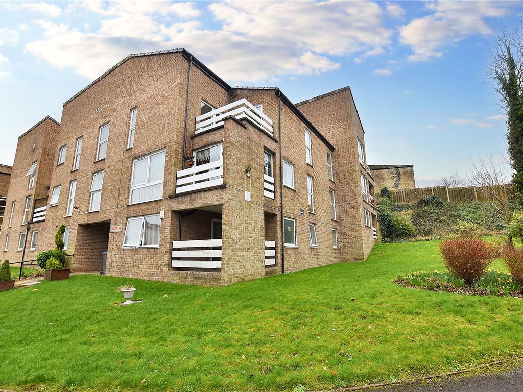 2 bed flat for sale in Frizley Gardens, Bradford, West Yorkshire BD9, £