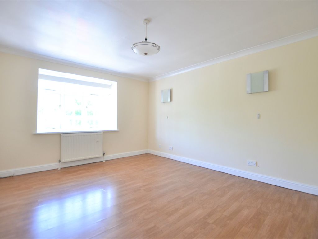 2 bed flat to rent in Yorktown Road, College Town, Sandhurst GU47 Zoopla