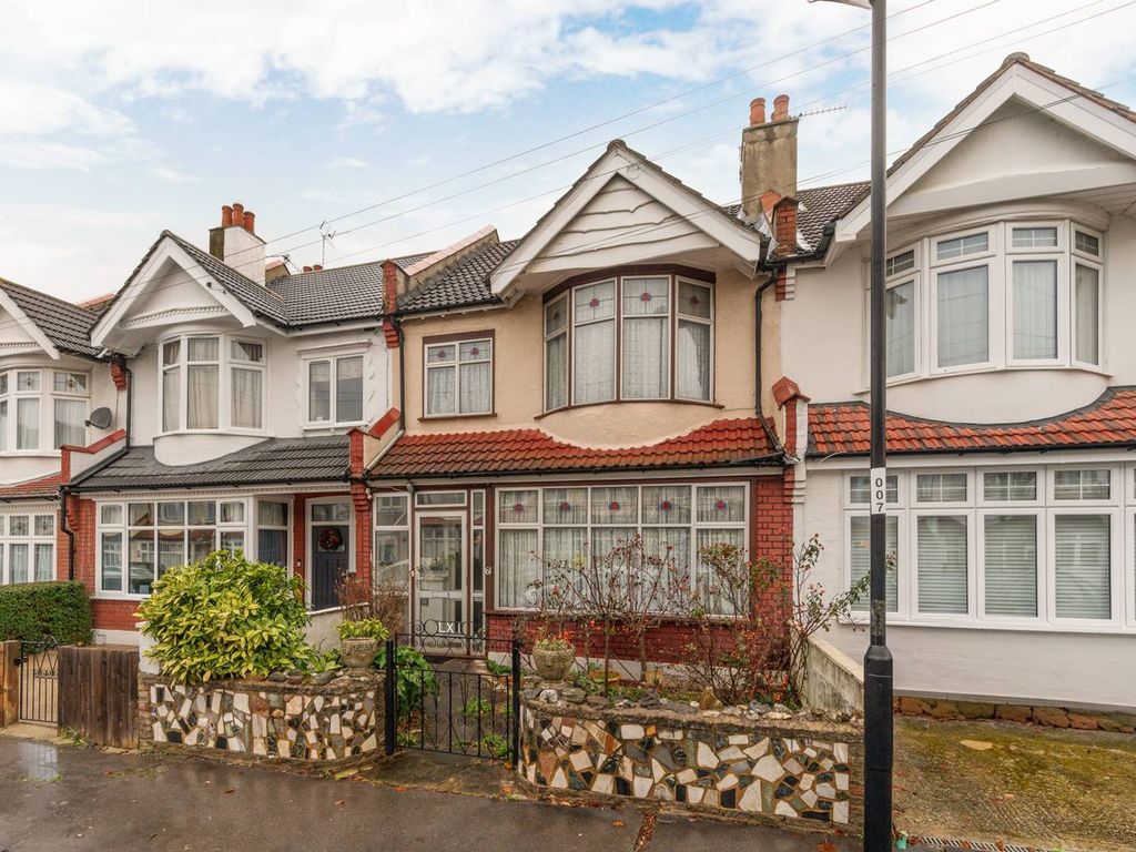 3 bed terraced house for sale in Wharfedale Gardens, Norbury, Thornton