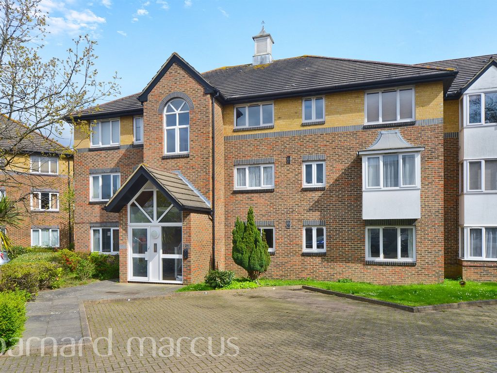 1 bed flat for sale in Cotswold Way, Worcester Park KT4, £265,000 Zoopla