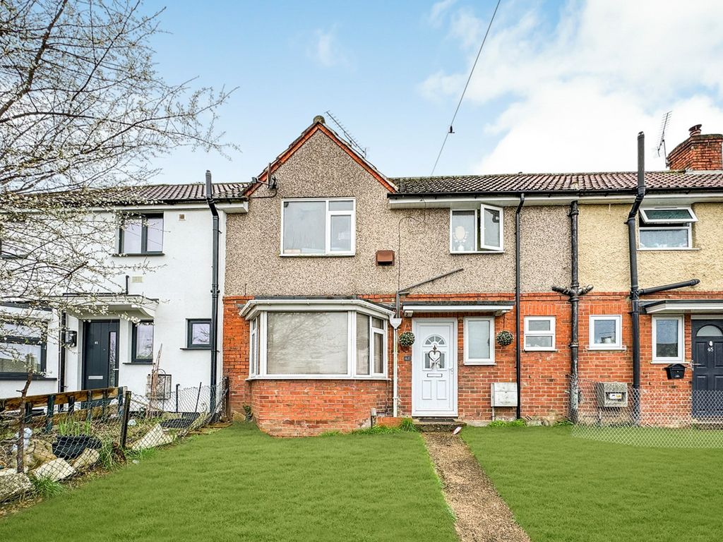 3 bed terraced house for sale in Lyndhurst Road, Tilehurst, Reading
