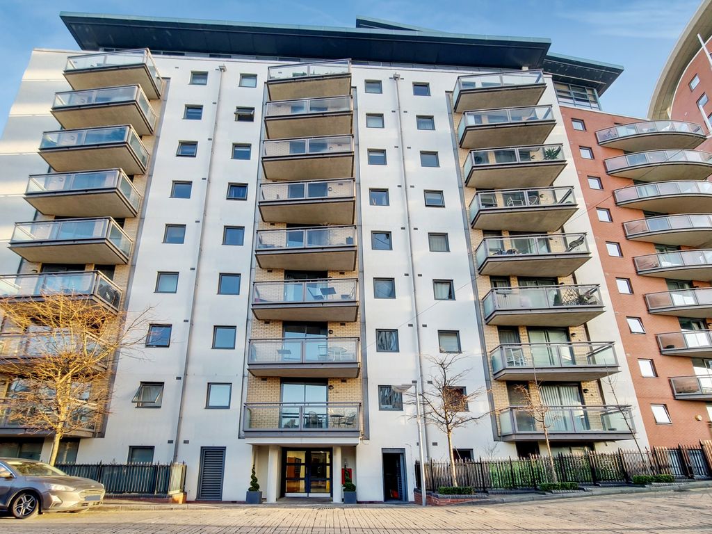 2 bed flat for sale in Galaxy Building, 5 Crews Street E14, £530,000