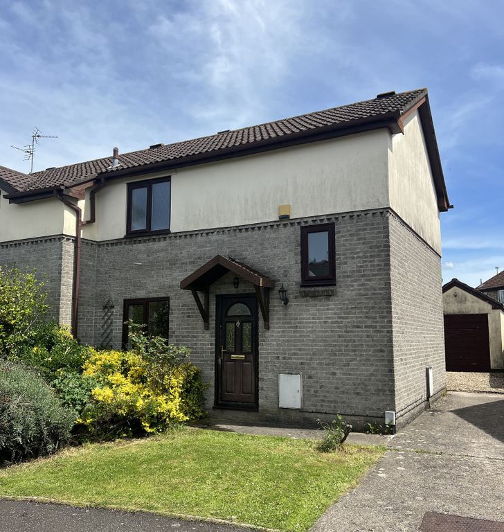 2 bed semidetached house to rent in Jonquil Close, St. Mellons