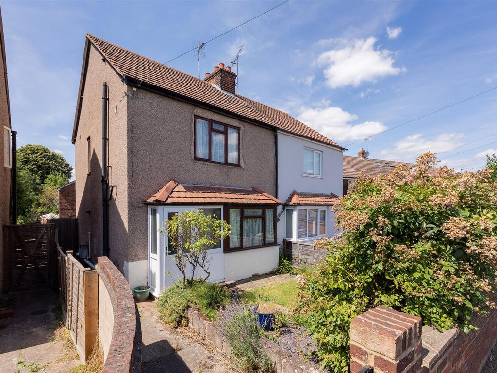 3 bed semidetached house for sale in Cippenham Lane, Cippenham, Slough