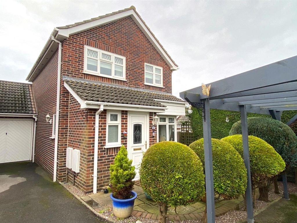 3 bed detached house for sale in Lerrett Close, Chickerell, Weymouth