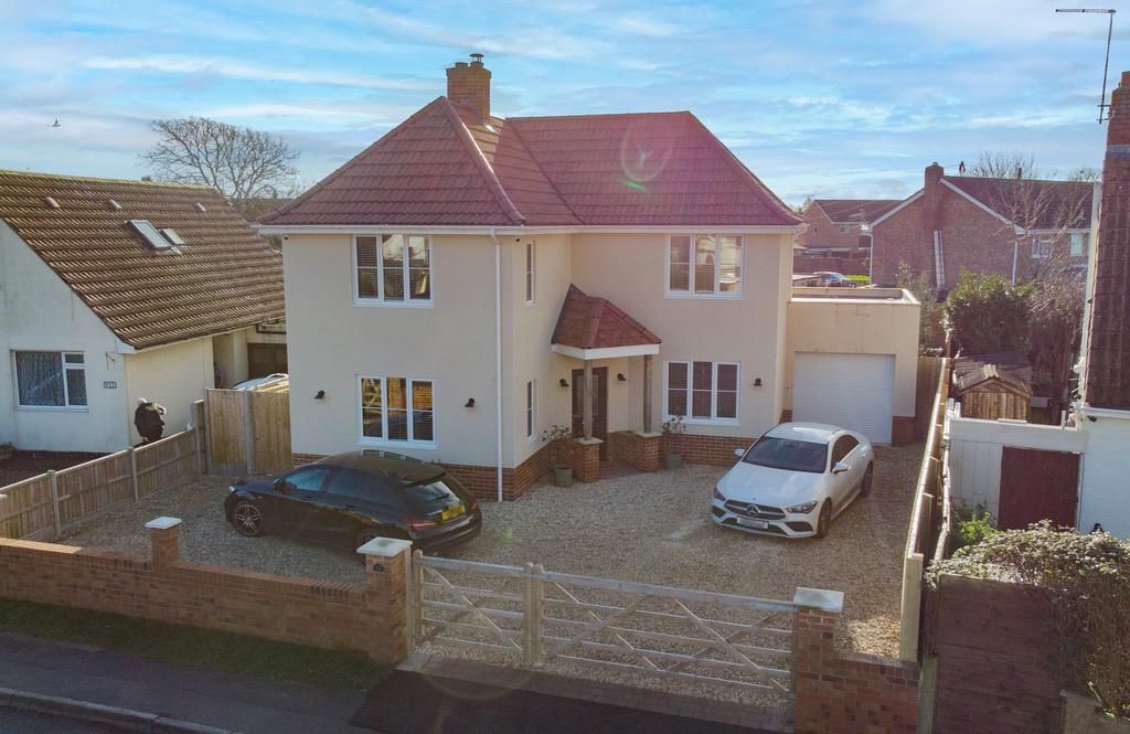 4 bed detached house for sale in Donstan Road, Highbridge TA9, £485,000