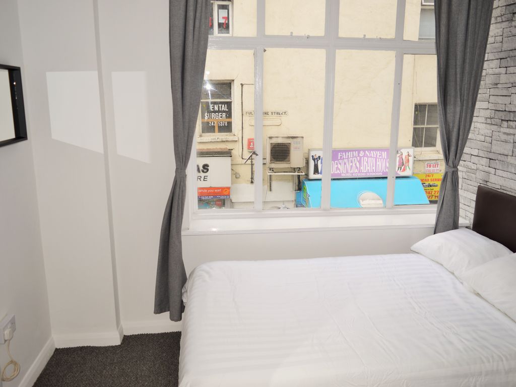 Room to rent in Whitechapel Road, London E1 Zoopla