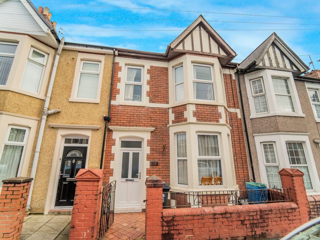 3 bed terraced house for sale in Rosslyn Road, Newport NP19, £170,000