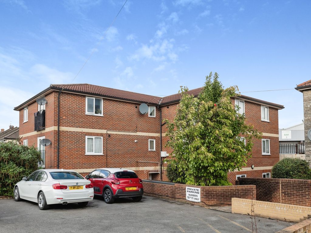 2 bed flat for sale in Whitchurch Road, Bristol BS13, £169,950 Zoopla