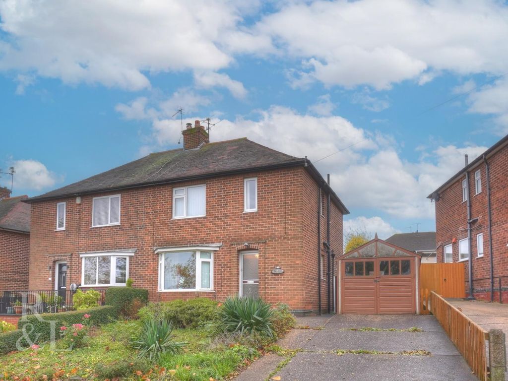3 bed semidetached house for sale in Foxhill Road, Carlton, Nottingham