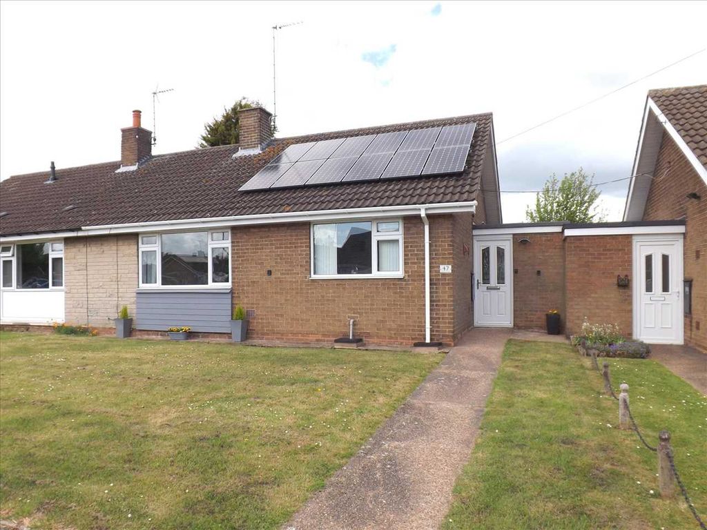 2 bed bungalow to rent in Damsbrook Drive, Clowne, Chesterfield S43, £