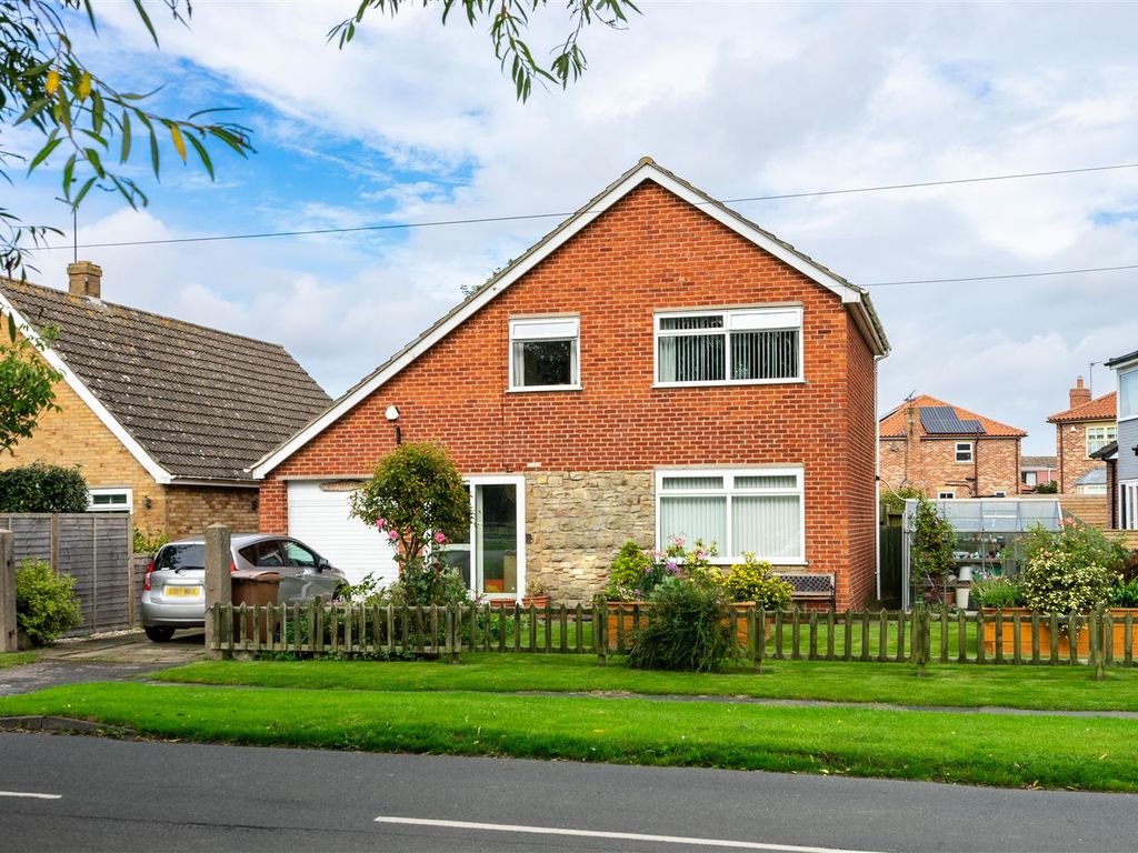 3 bed detached house for sale in Back Lane, Burton Pidsea, Hull HU12, £