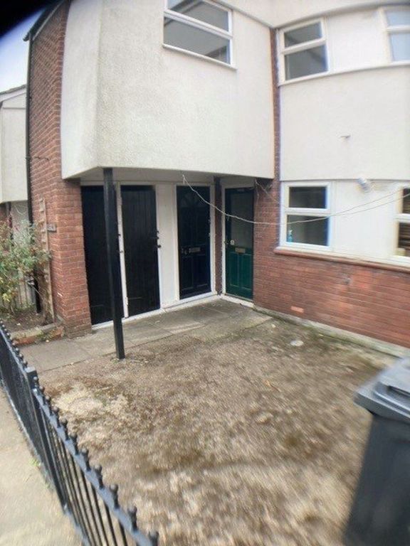 2 bed flat to rent in Murat Grove, Waterloo, Liverpool L22 Zoopla