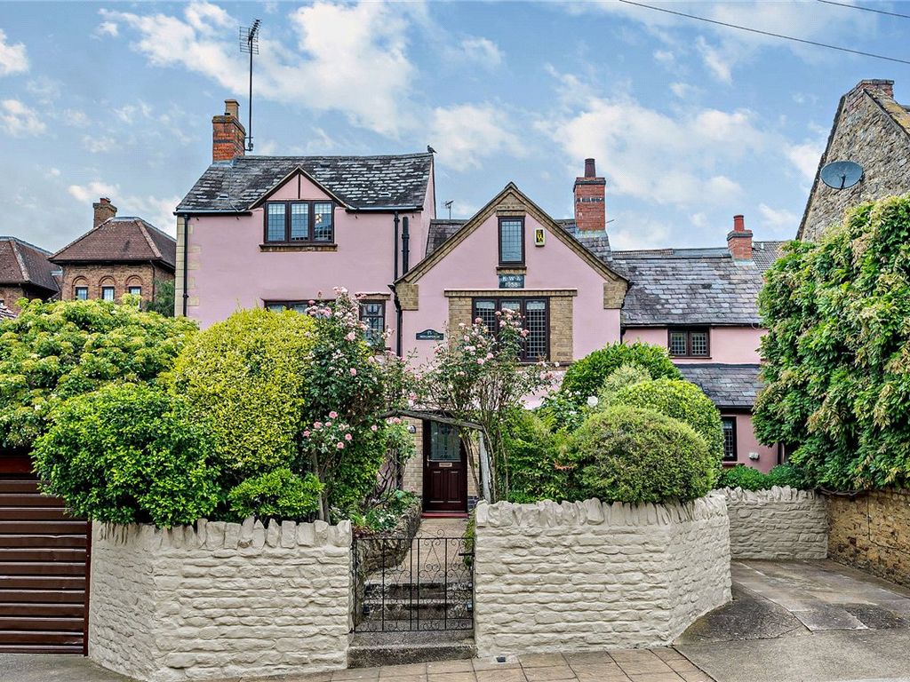 3 bed cottage for sale in High Street, Kingsthorpe, Northampton NN2