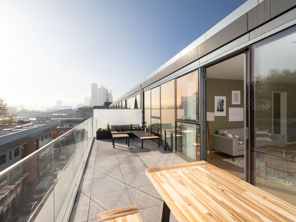 Long amp Waterson Long St E2  