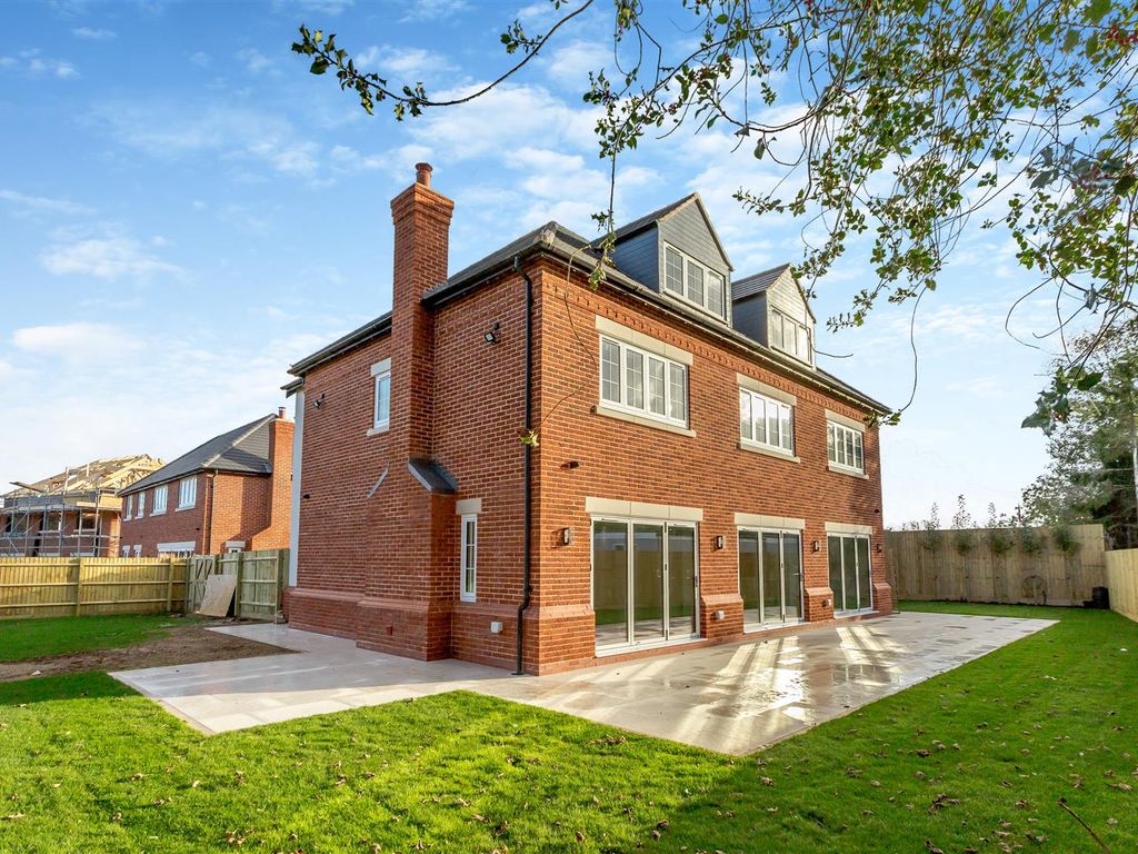 5 bed detached house for sale in London Road, Stretton On Dunsmore