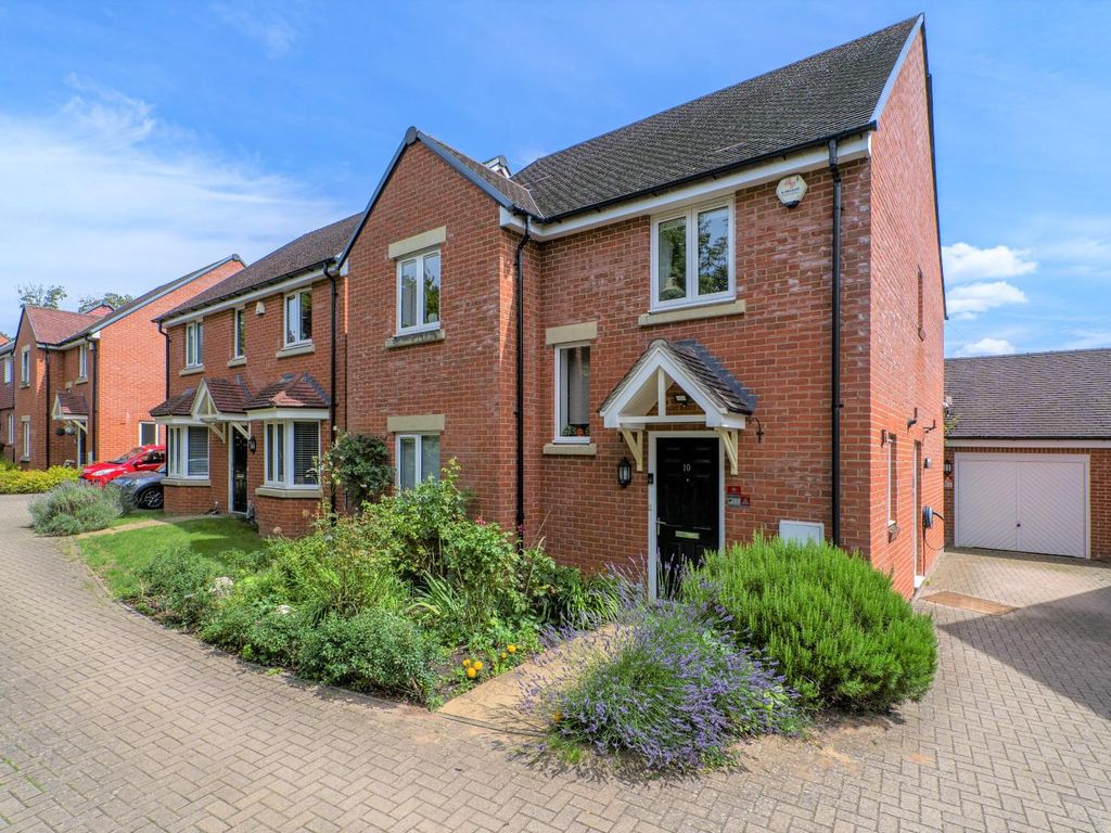 4 bed detached house for sale in Avenue, Little Chalfont