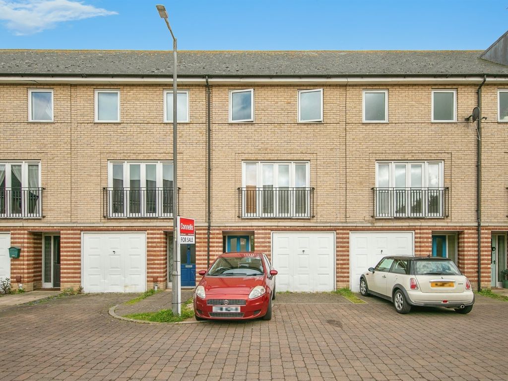 4 bed terraced house for sale in Harland Street, Ipswich IP2, £230,000