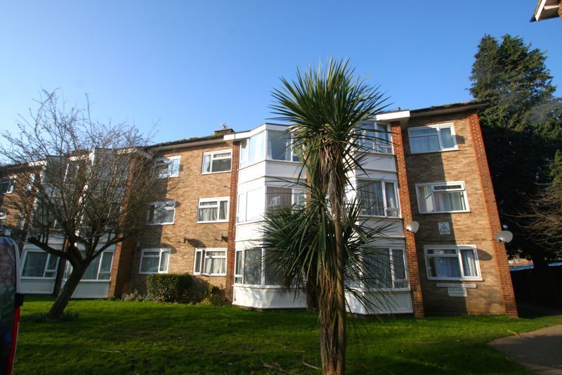 2 bed flat for sale in Durrington Gardens, The Causeway, GoringBySea