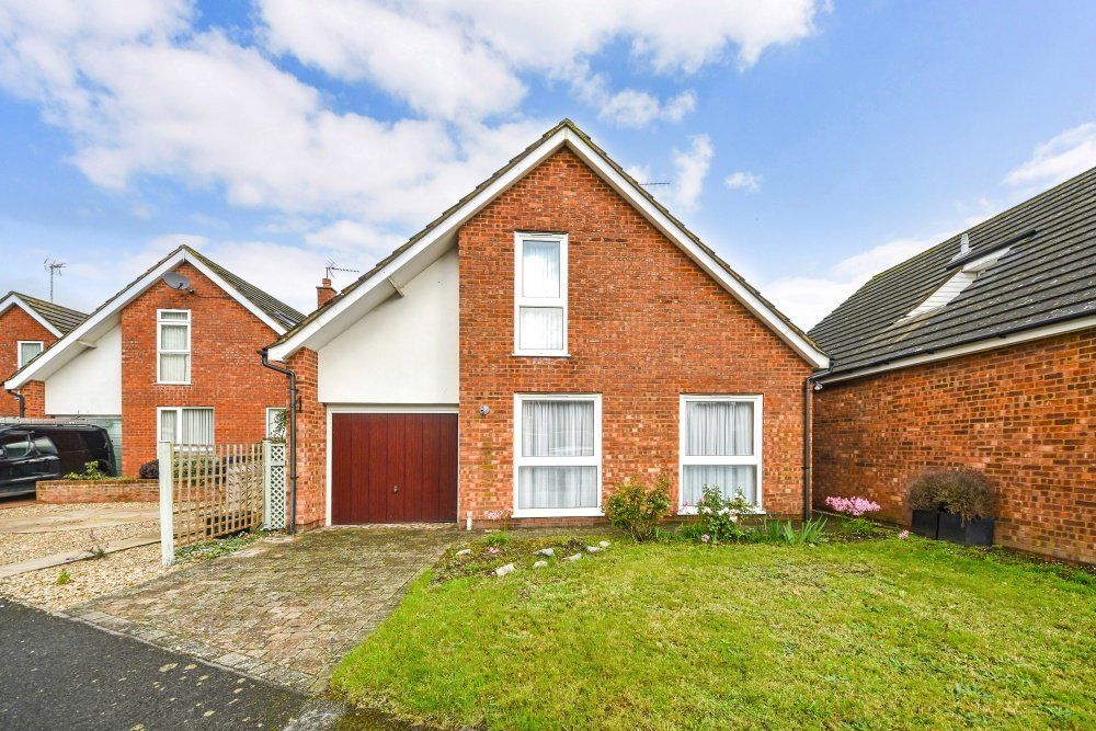 3 bed detached house for sale in Clay Close, Flackwell Heath, High HP10, £650,000 Zoopla