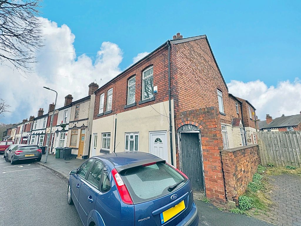 2 bed flat to rent in Brunswick Park Road, Wednesbury WS10, £950 pcm Zoopla