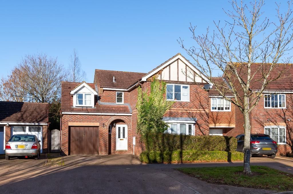 4 bed detached house for sale in Rusland Circus, Emerson Valley, Milton