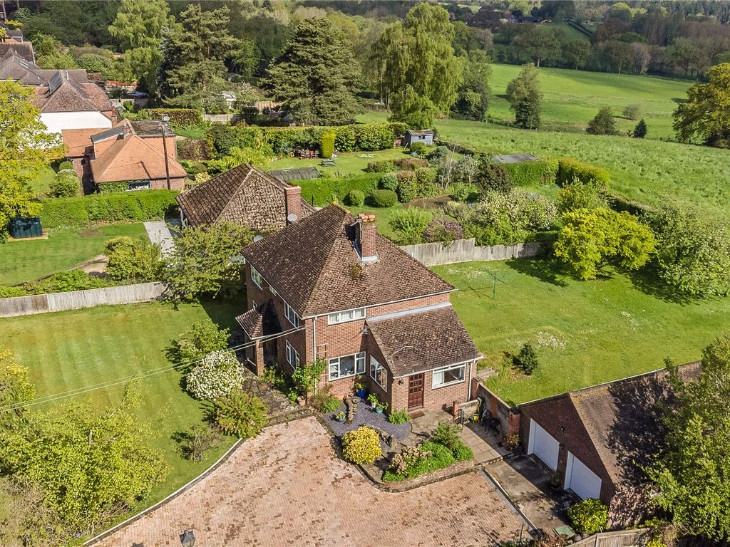 4 bed detached house for sale in The Ridge, Cold Ash, Thatcham