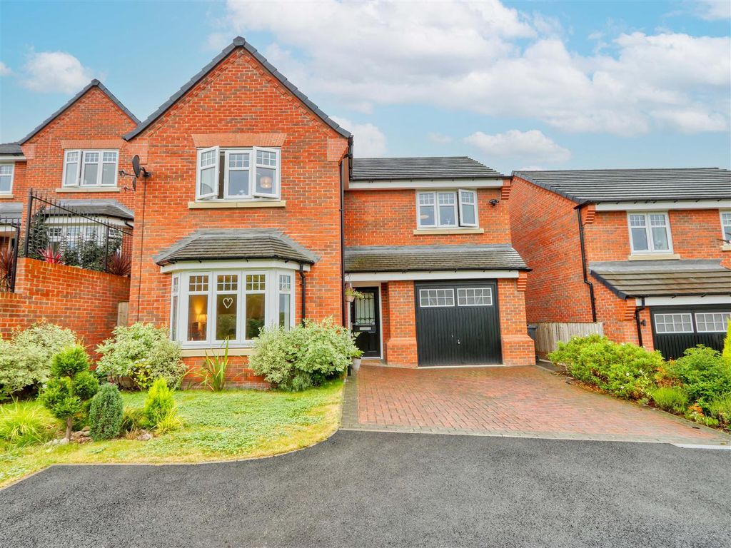 4 bed detached house for sale in Meadow Court, Grassmoor, Chesterfield