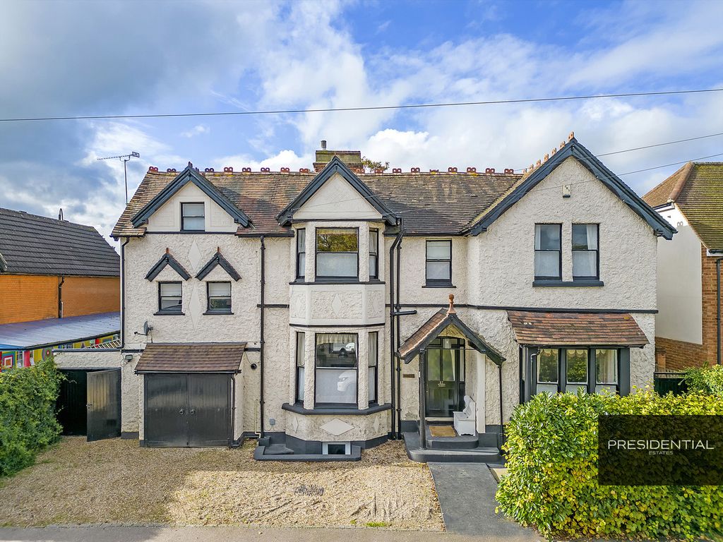 5 bed detached house for sale in Station Road, Loughton IG10, £
