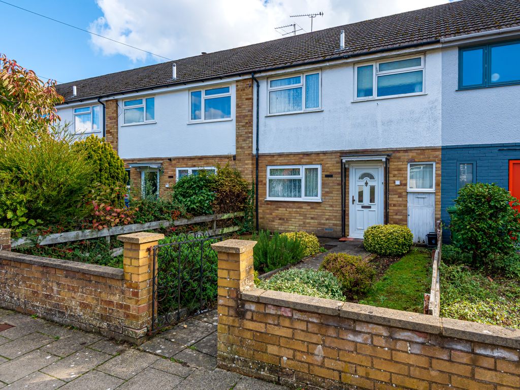 3 bed terraced house for sale in Cargate Grove, Aldershot, Hampshire