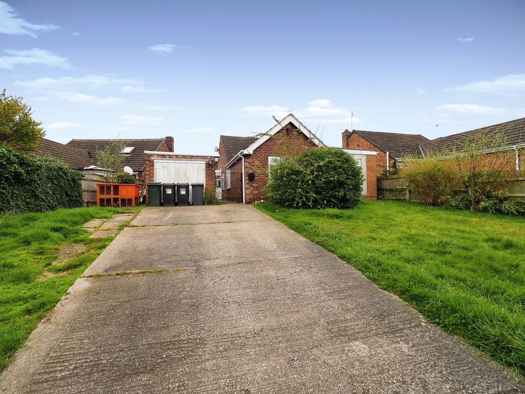 3 bed detached bungalow for sale in Bretton Road, Ravenshead