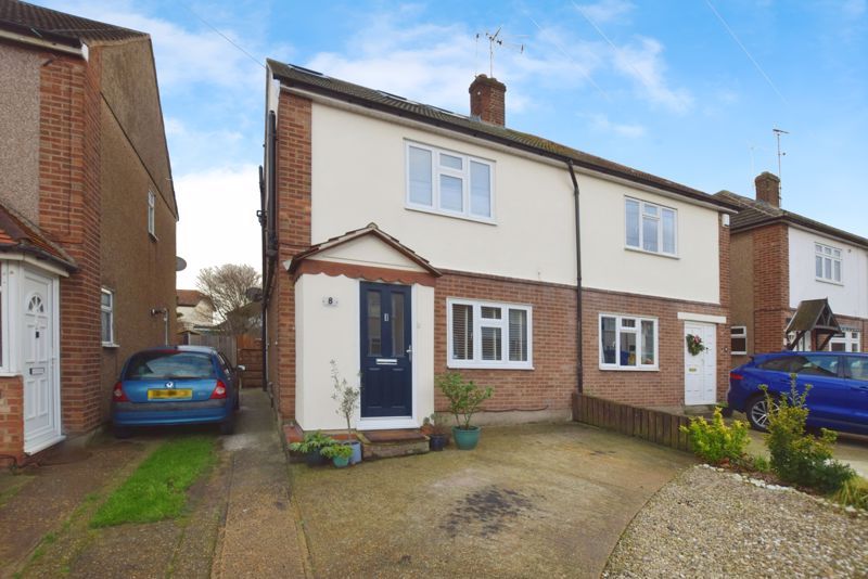 4 bed semidetached house for sale in Prospect Avenue, StanfordLeHope