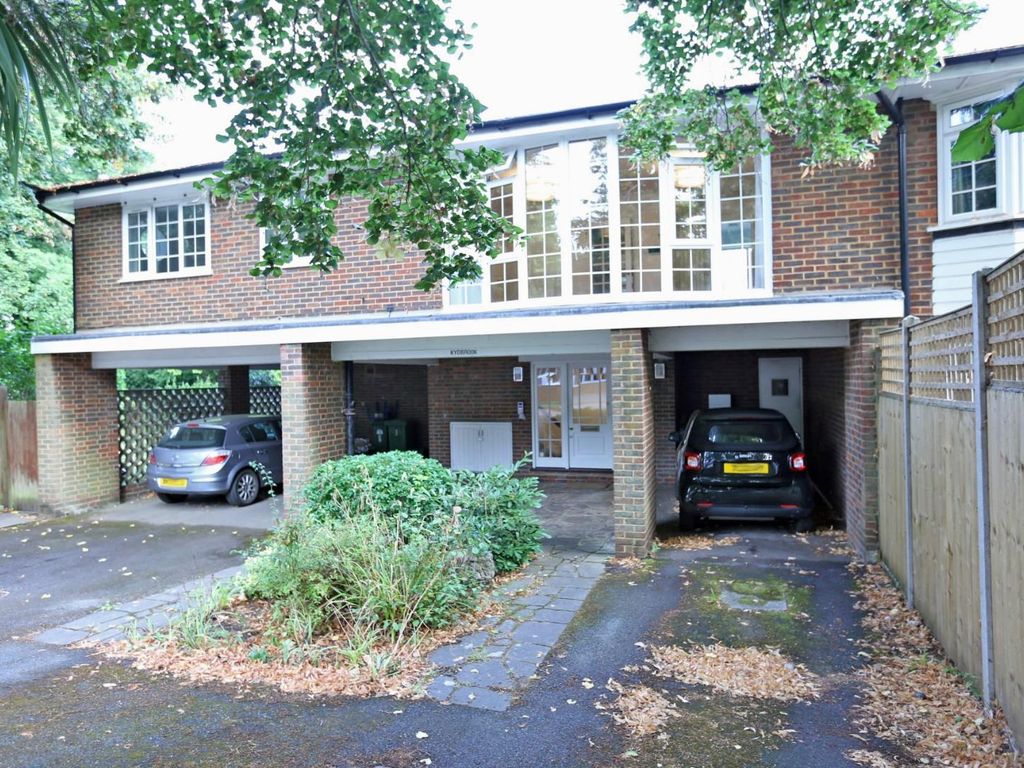 2 bed flat to rent in Woodlands Road, Bromley, Kent BR1, £1,850 pcm