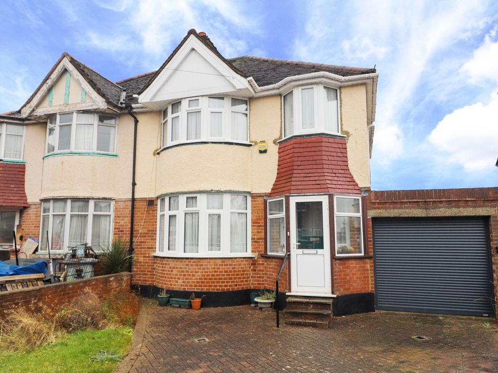 3 bed semidetached house for sale in Newnham Avenue, Ruislip HA4, £